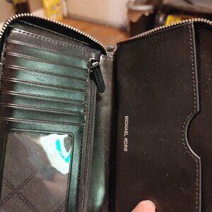Black Michael Khors tote and wallet